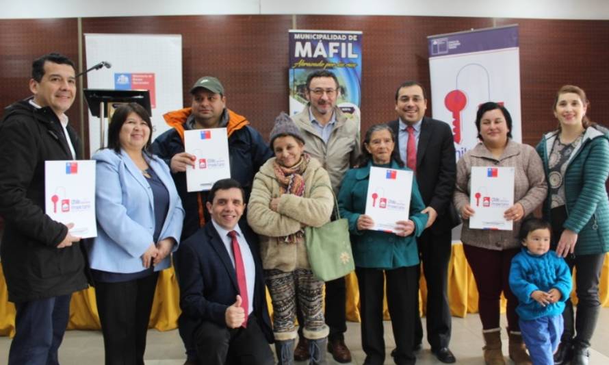 26 familias de Máfil tienen el Título de Dominio gracias a programa Chile Propietario