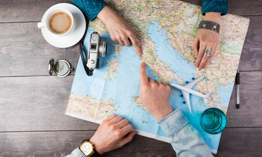 ¿Viajar al extranjero? Una alternativa para los que no ingresarán a la universidad