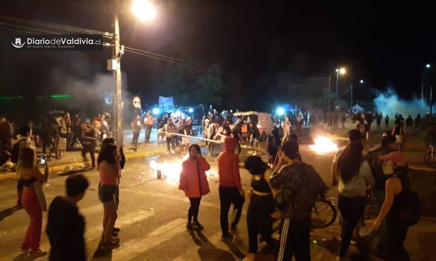 Incidentes durante la Noche Valdiviana terminan con 3 detenidos