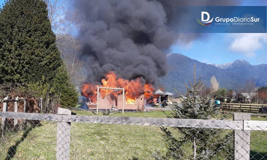Incendio consumió vivienda en Riñinahue: una persona resultó herida 