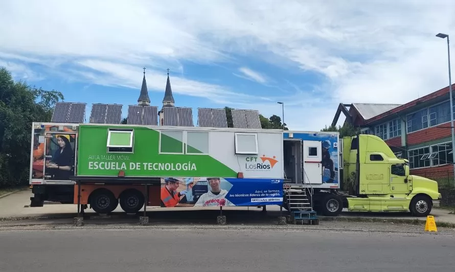 Caravana Técnico Profesional del CFT de Los Ríos arribó a Panguipulli