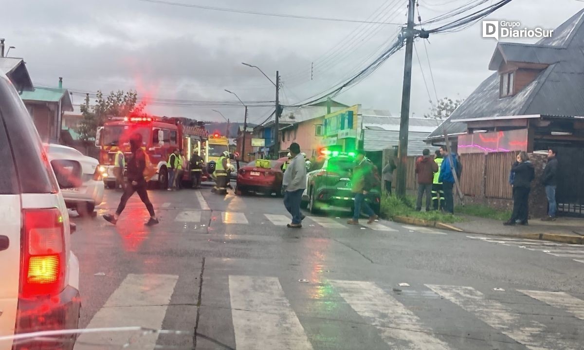 Se habría pasado un disco Pare: automóviles protagonizaron colisión en Paillaco